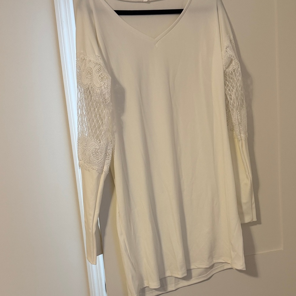 White long sleeve slit dress
NEVER WORN, original packaging